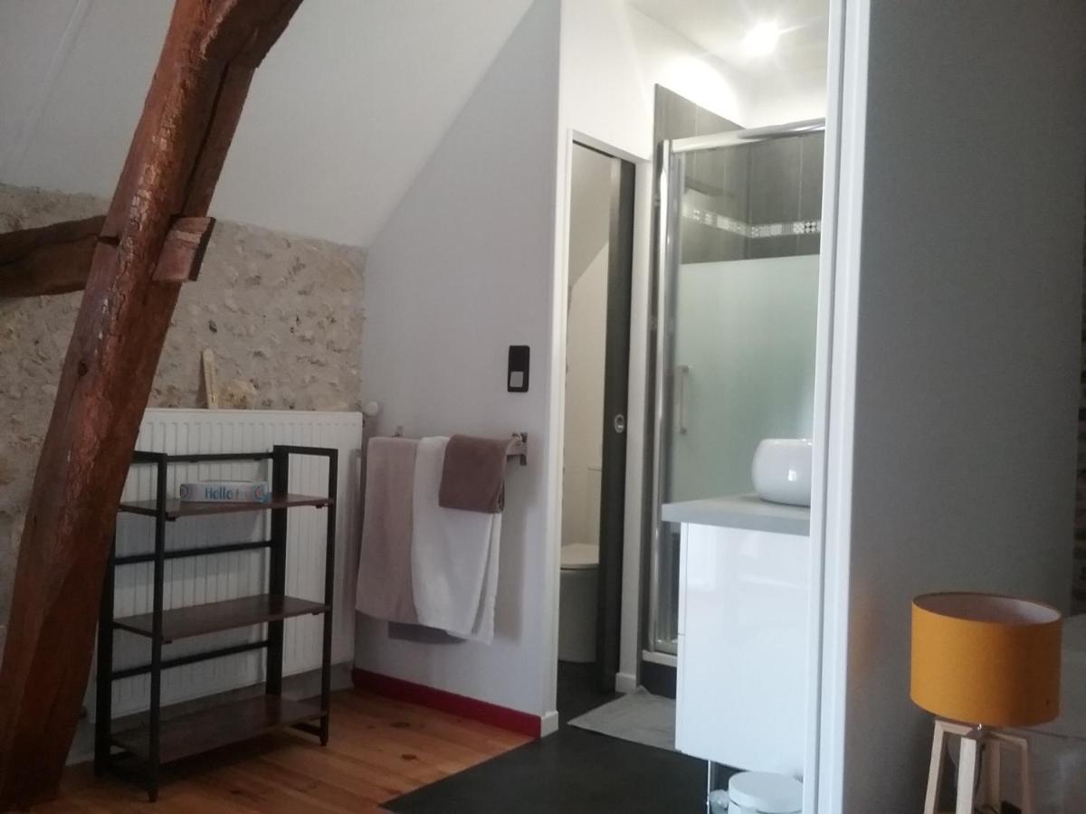 Les Hirondelles Bed & Breakfast Онзан Екстериор снимка