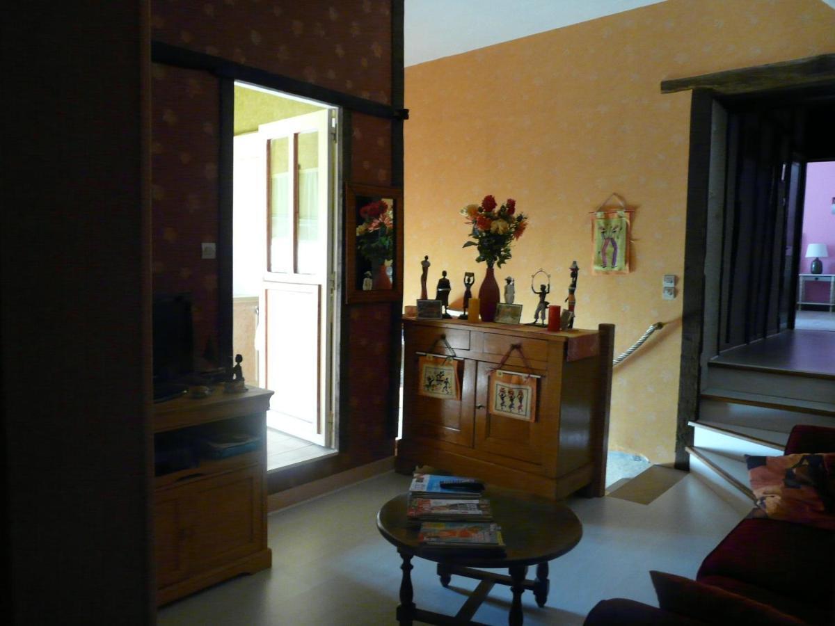 Les Hirondelles Bed & Breakfast Онзан Екстериор снимка