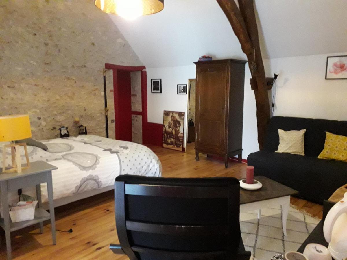 Les Hirondelles Bed & Breakfast Онзан Екстериор снимка