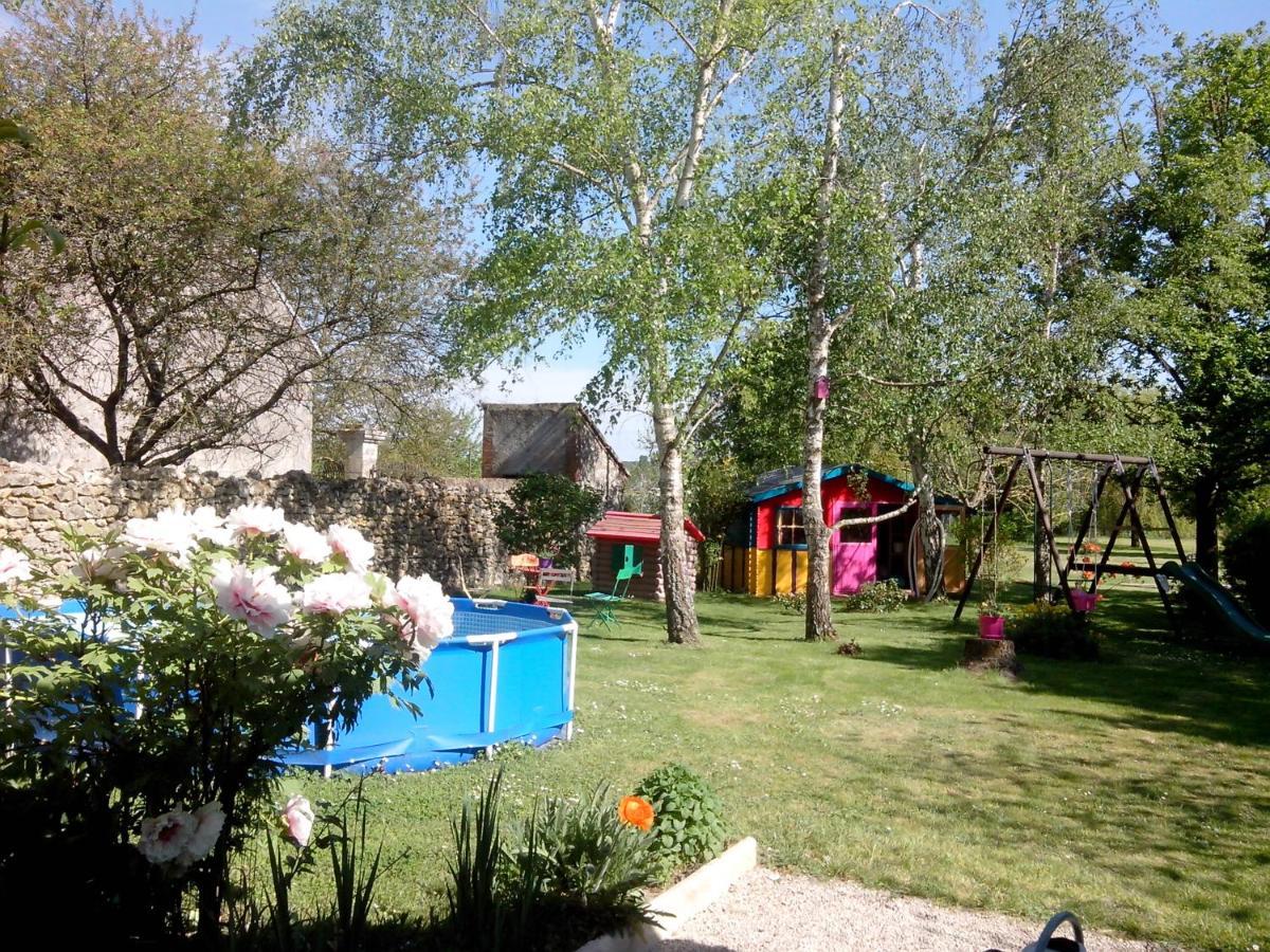 Les Hirondelles Bed & Breakfast Онзан Екстериор снимка